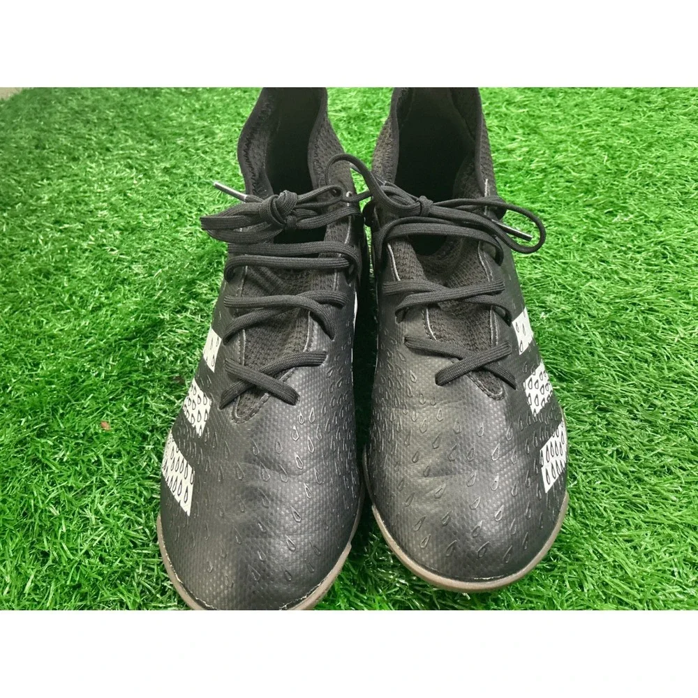 Adidas Predator Freak .3 Indoor Soccer Shoes Black White FY1033 Kids Size 3.5Y
